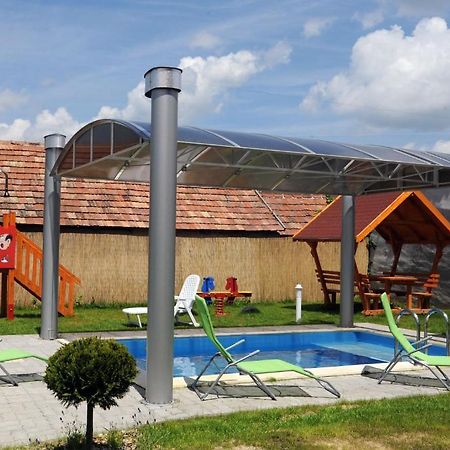 Arany Szolo Wellness Apartmanhaz Hévíz Extérieur photo